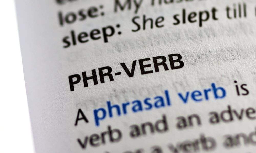 หนังสืออธิบายว่า Phrasal Verb คืออะไร ?